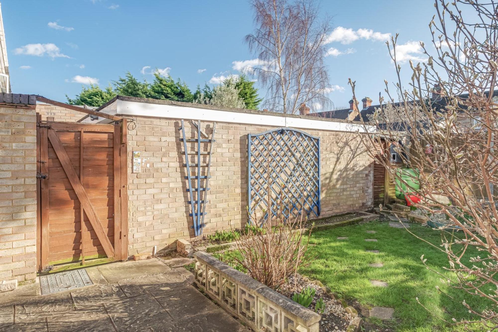 Comfy And Freshly Redecorated Home By Our Home Short Stays Close To Town Centre With Free Parking Bedford Bagian luar foto