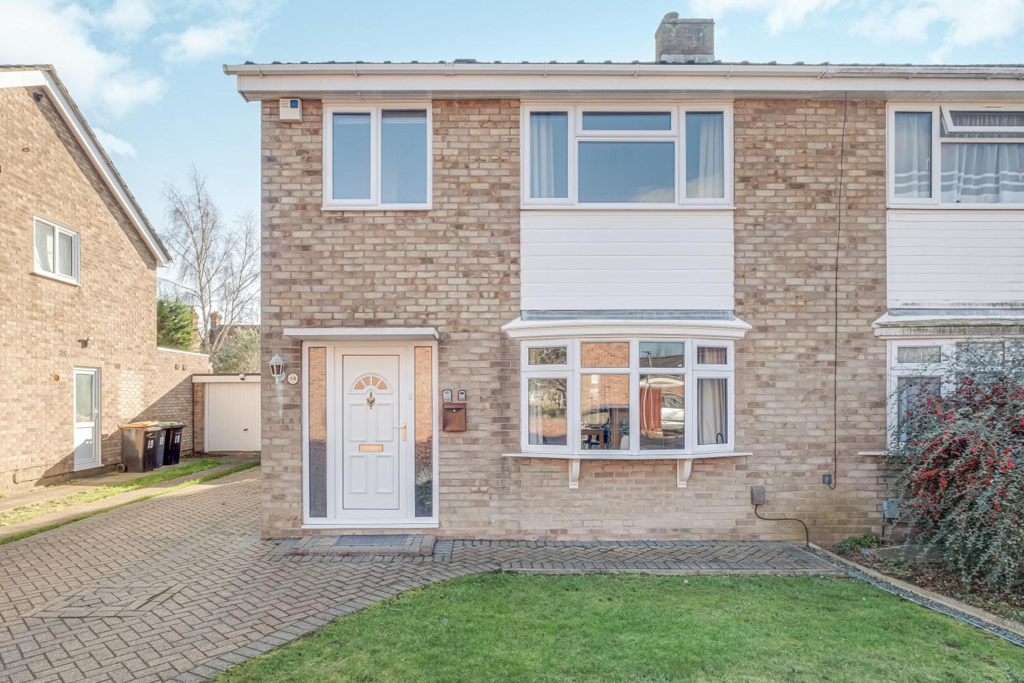Comfy And Freshly Redecorated Home By Our Home Short Stays Close To Town Centre With Free Parking Bedford Bagian luar foto