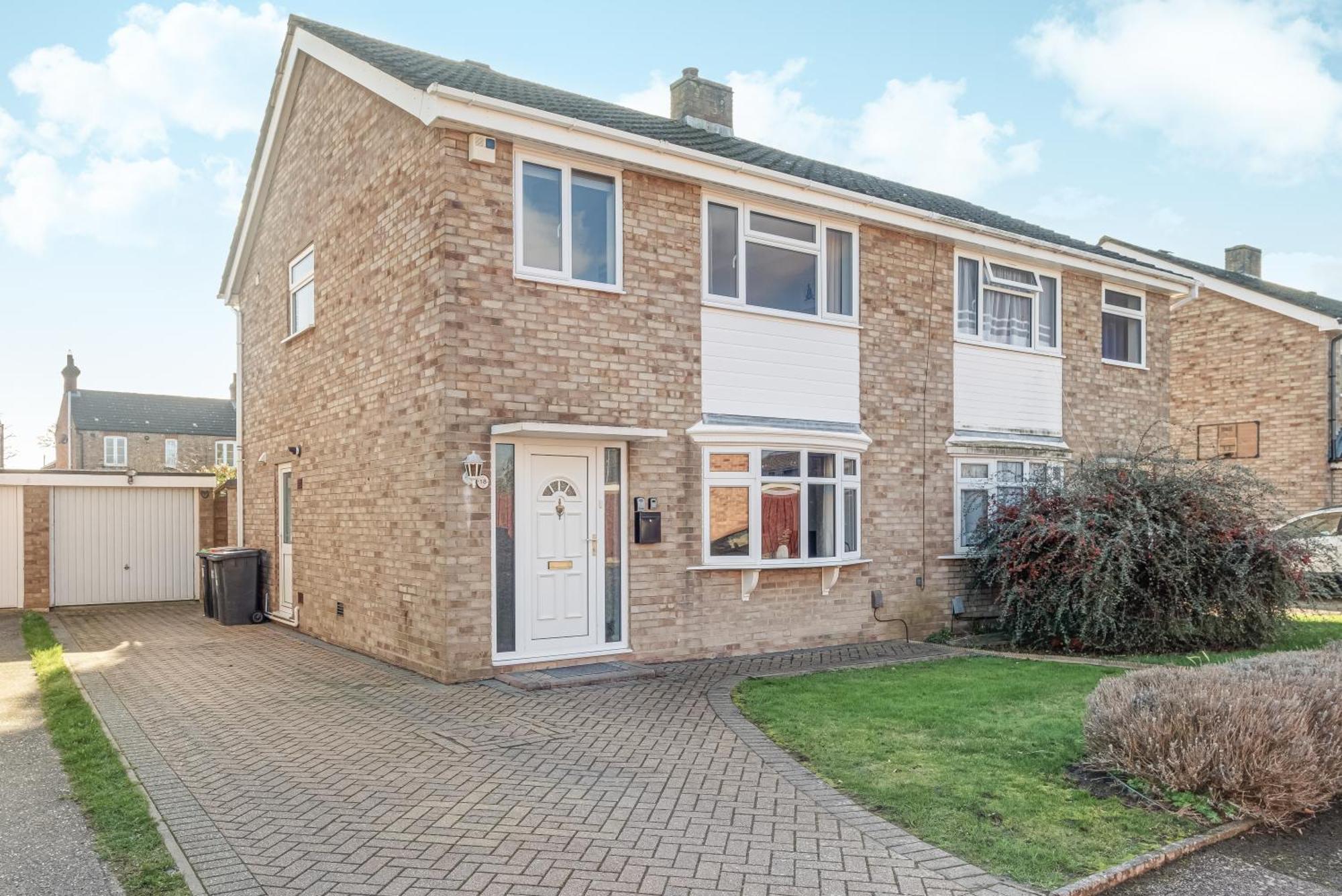 Comfy And Freshly Redecorated Home By Our Home Short Stays Close To Town Centre With Free Parking Bedford Bagian luar foto